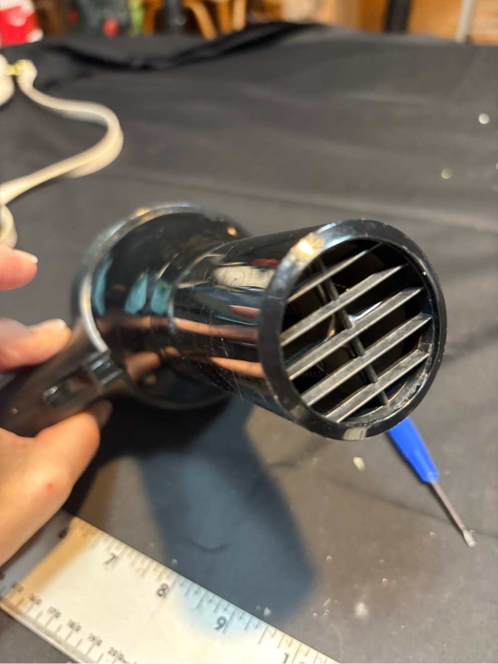 Avanti hair dryer featuring 1600-watt power and multiple heat/speed settings - Picture 3 of 4